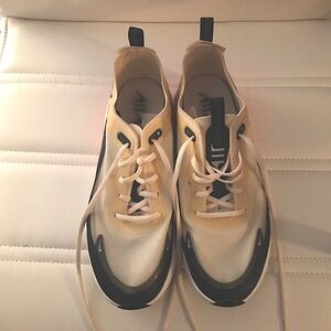 Nike Women's Sneakers - Black and Cream